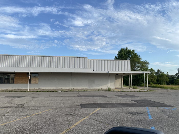 South Flint Plaza - June 21 2022 Photo (newer photo)